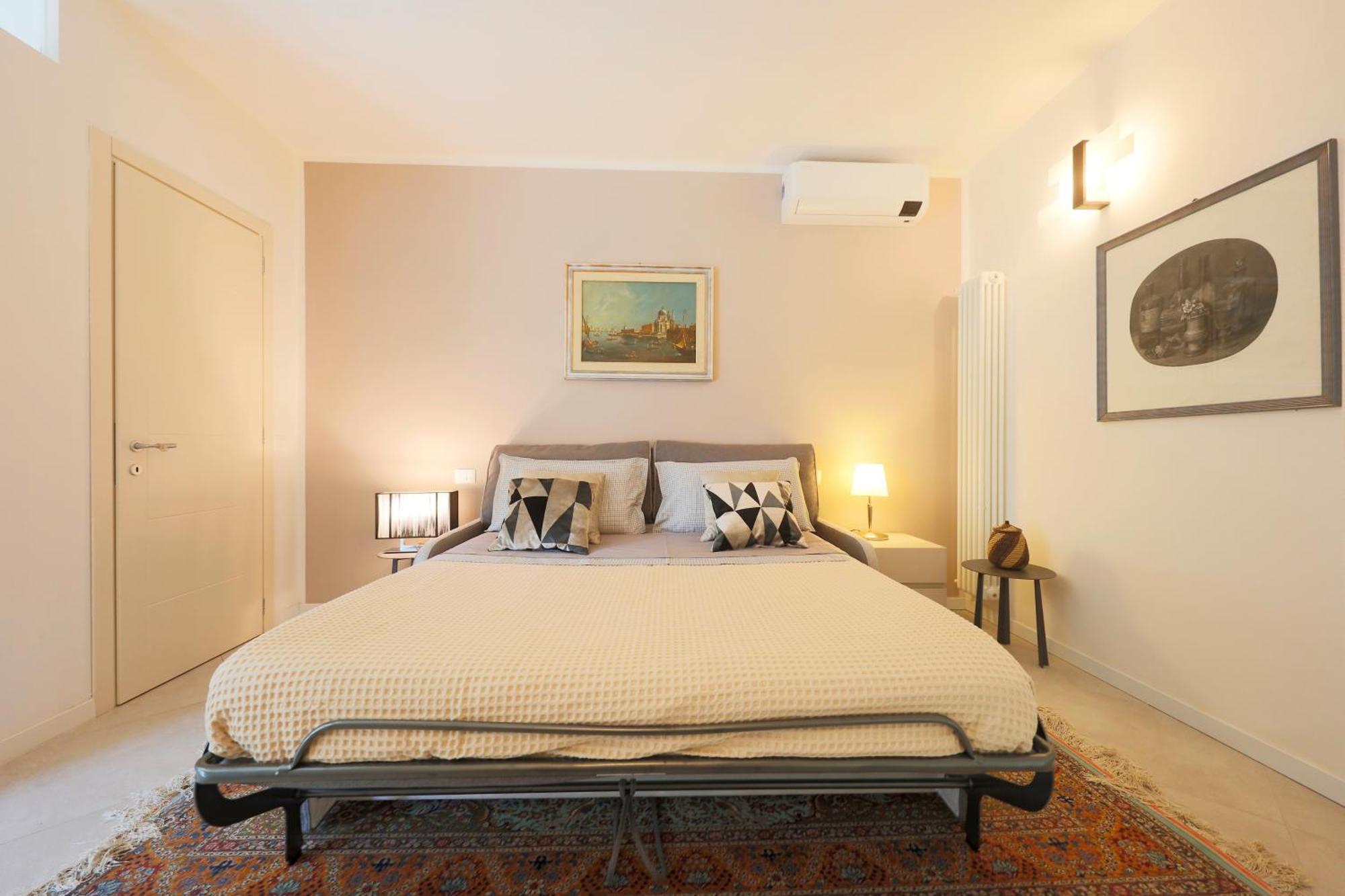 Siena Uptown - Sabrina'S Charming Apartment Exterior photo