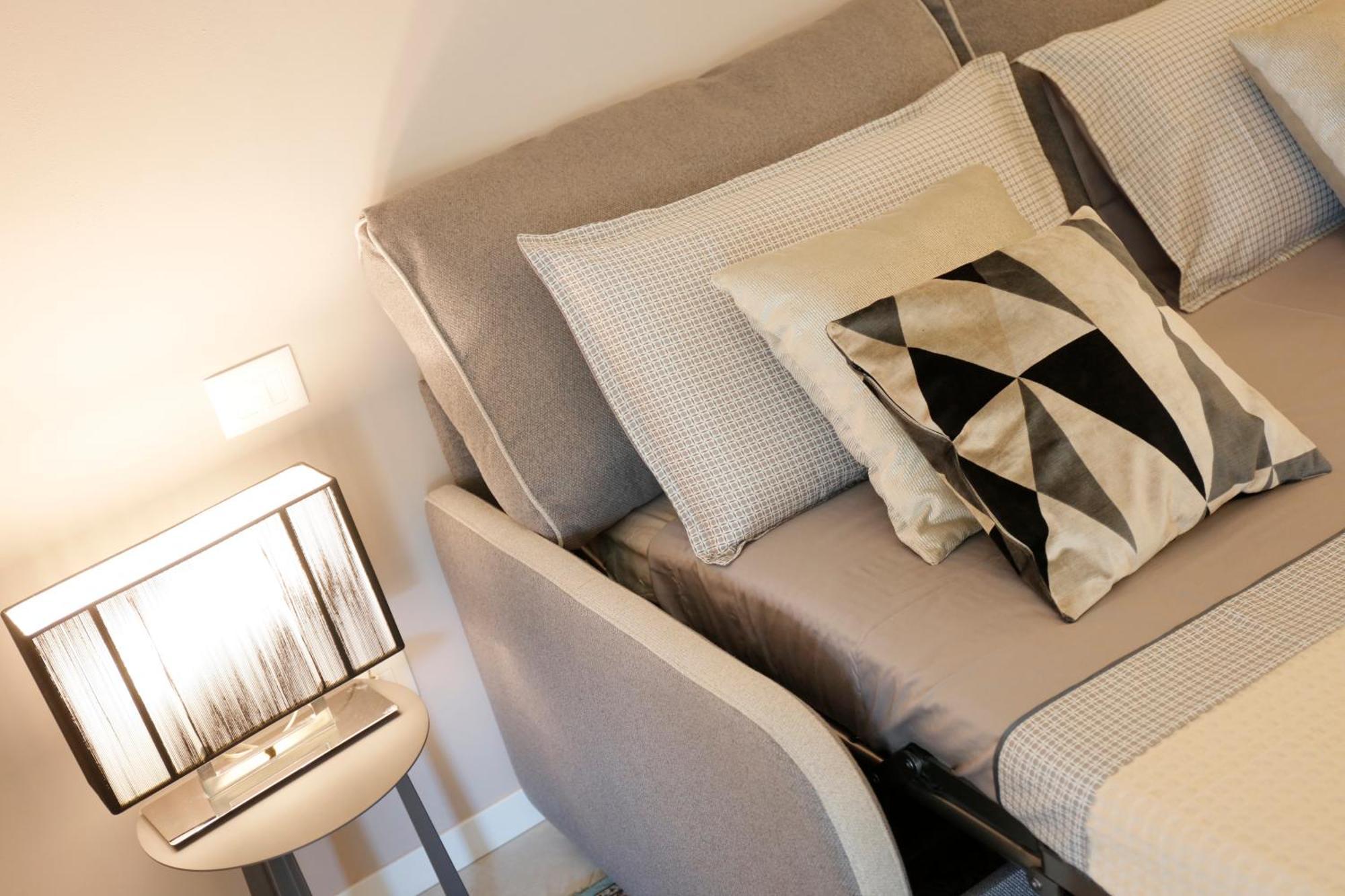 Siena Uptown - Sabrina'S Charming Apartment Exterior photo